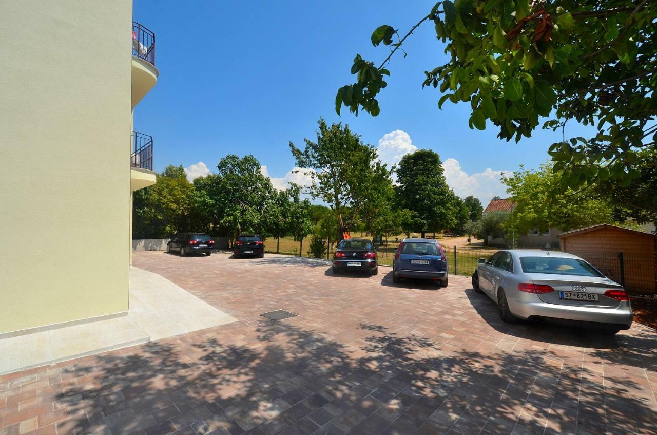 Stella Apartments Новиград Экстерьер фото